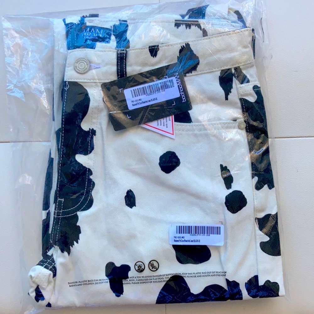 Relaxed Fit Cow Bleached Jean Black.